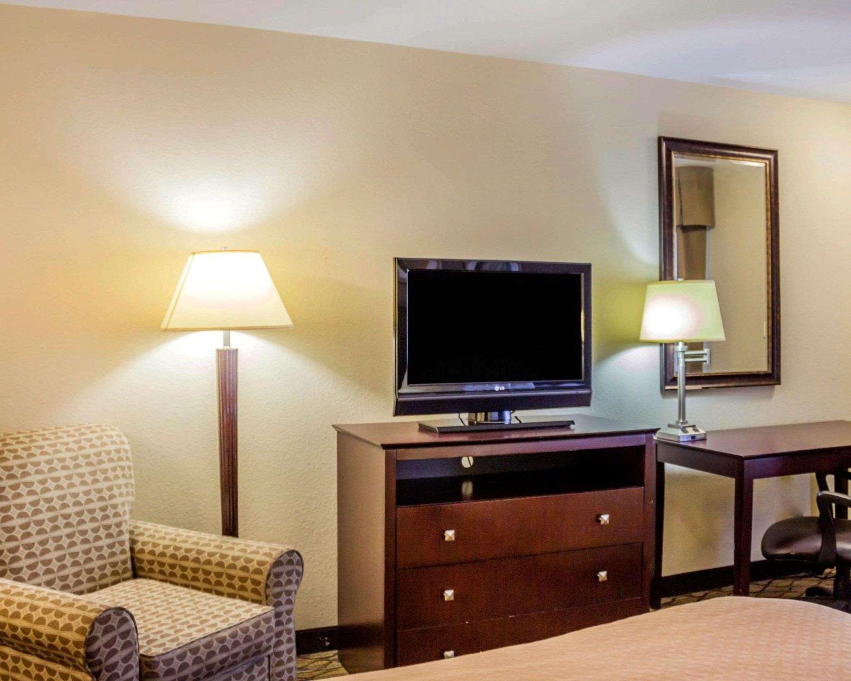 Quality Inn Waterbury Kültér fotó