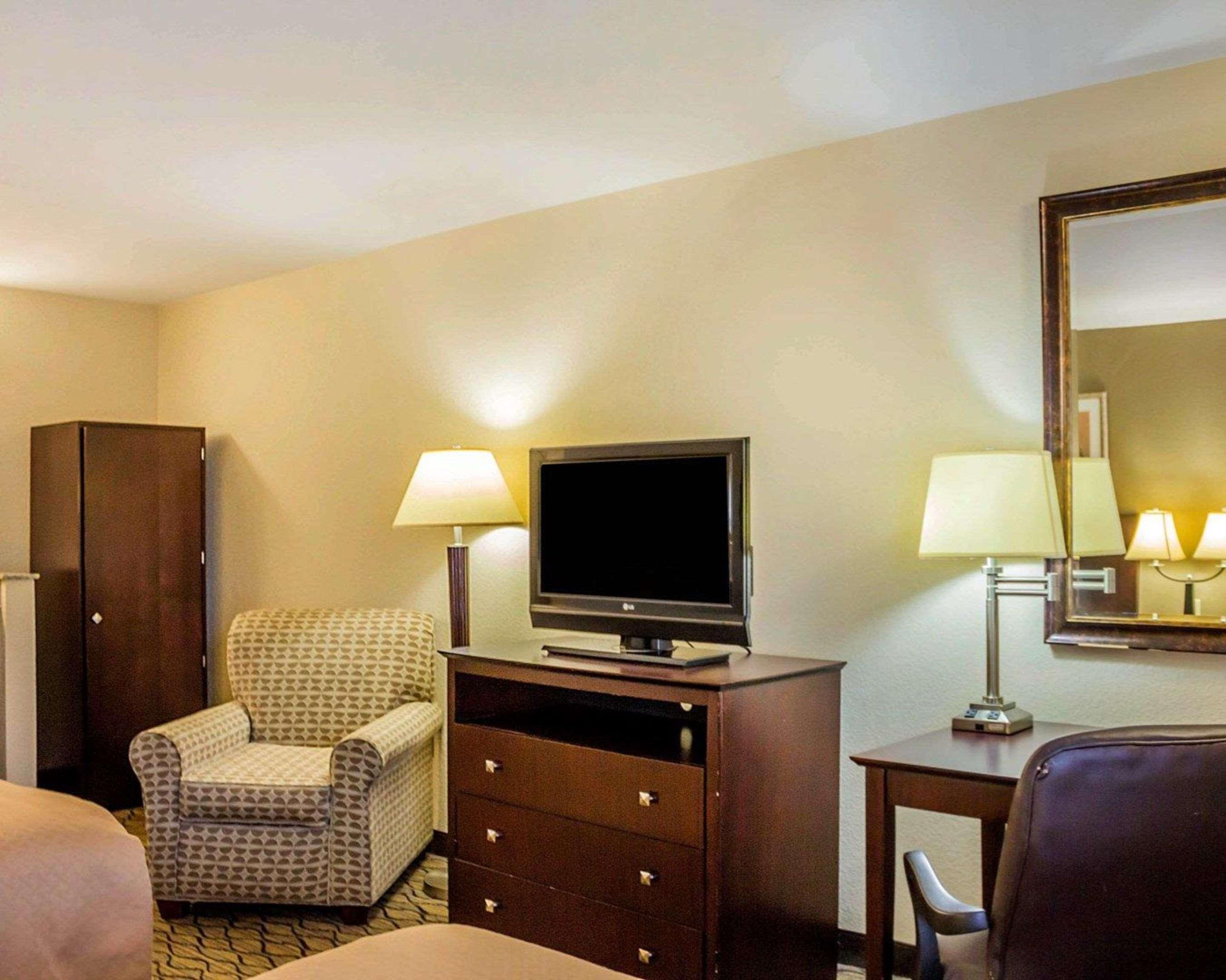 Quality Inn Waterbury Kültér fotó