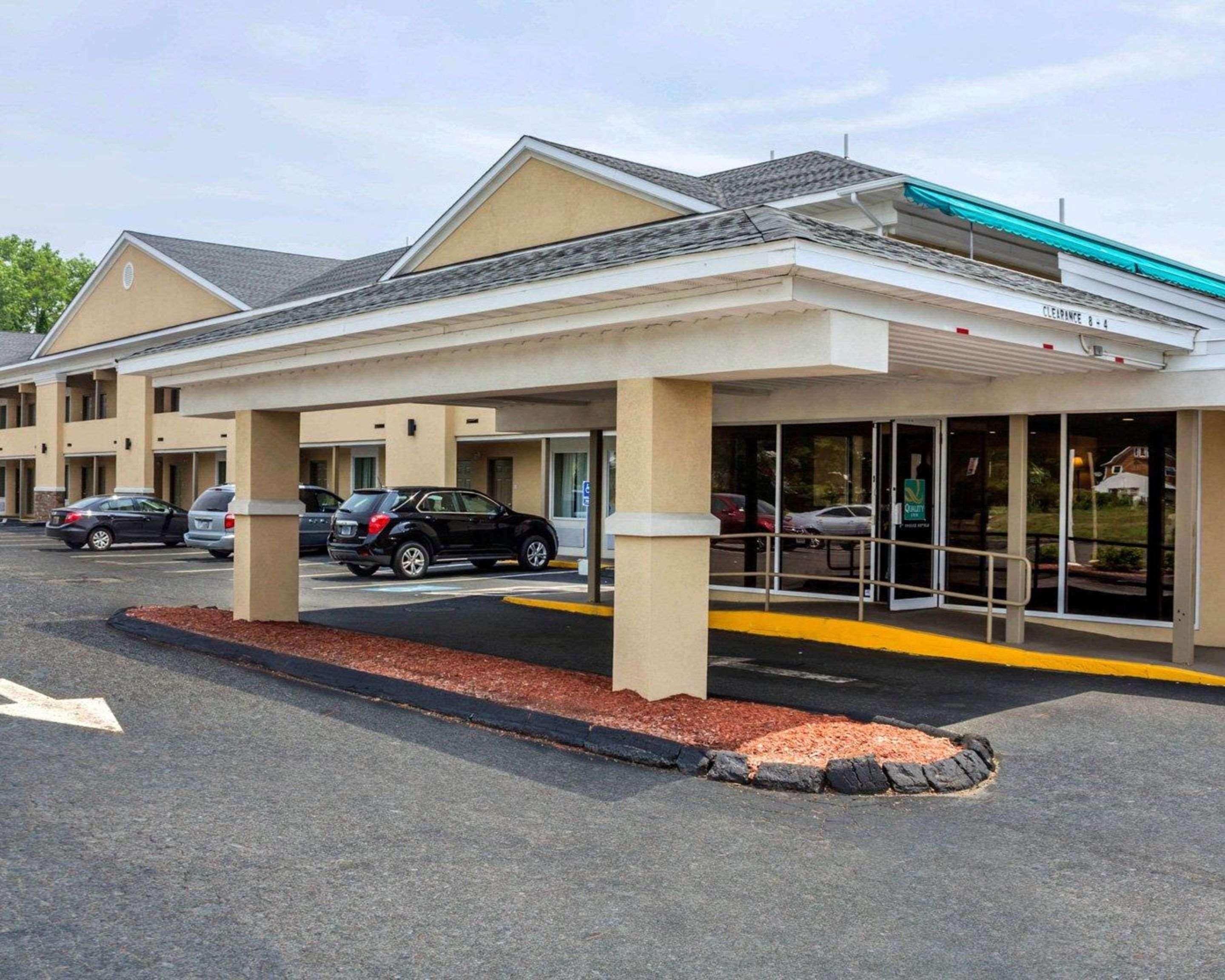 Quality Inn Waterbury Kültér fotó