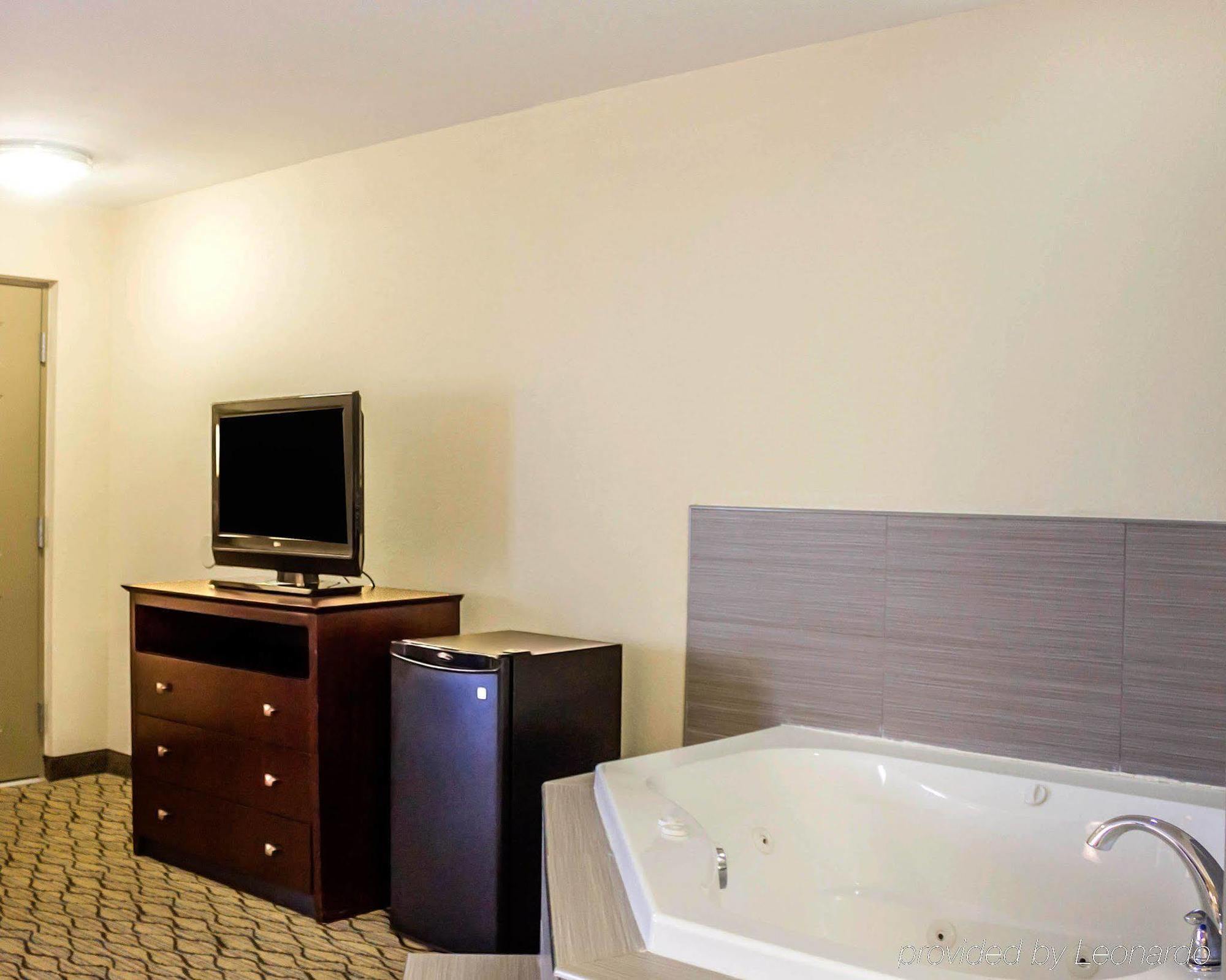 Quality Inn Waterbury Kültér fotó